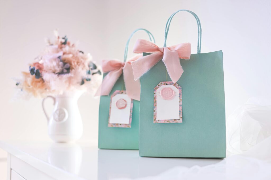 How Much to Spend on a Wedding Gift